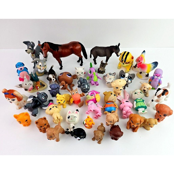 LOT of Small Animal Figures Action Animation Movies Play Assorted Themes Dog Cat - Picture 1 of 9